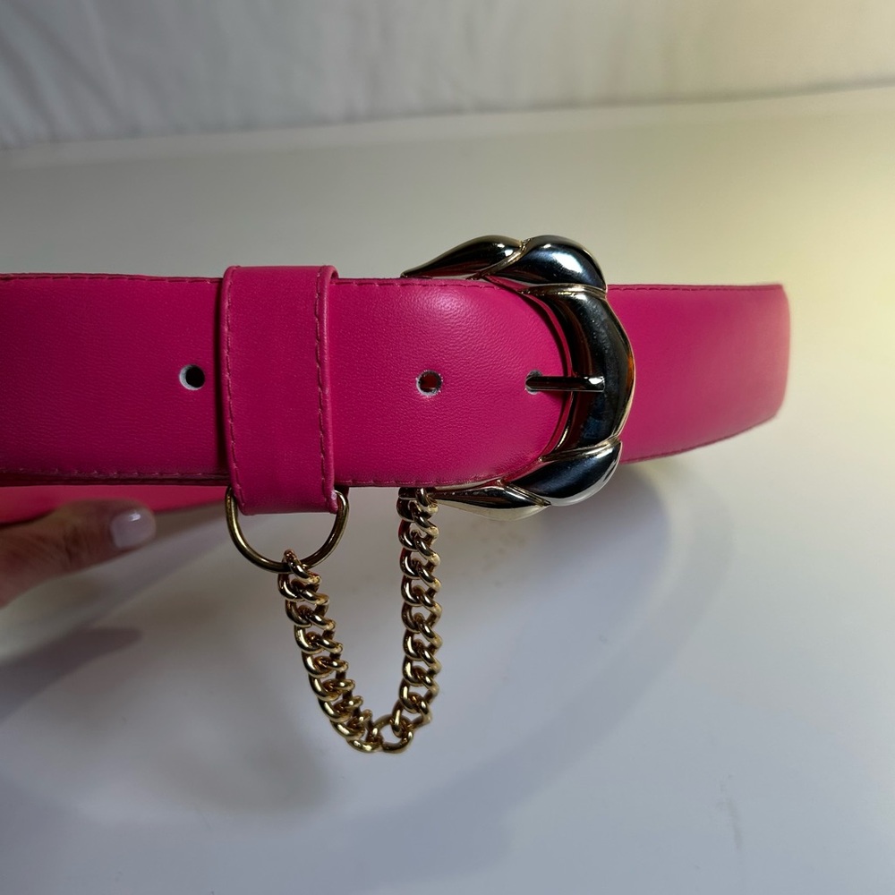 Vintage Braemar by Jeremy Scott Pink Leather Belt with Gold Chain Accent. Size S